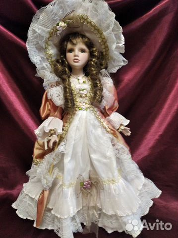 Кукла фарфоровая коллекционная