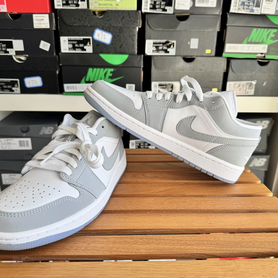 Air Jordan 1 Low wmns "Wolf Grey" DC0774-105