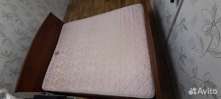 Кровать двухспальная