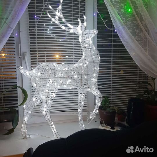 Новогодний олень светящийся