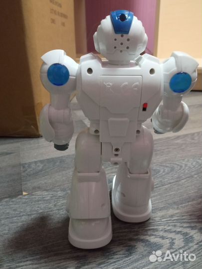 Игрушка робот