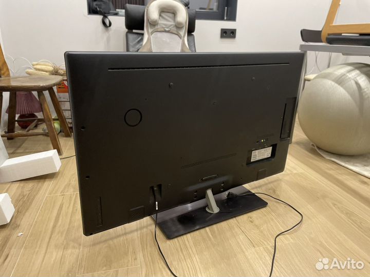 Телевизор Philips 46 диагональ SMART LED TV