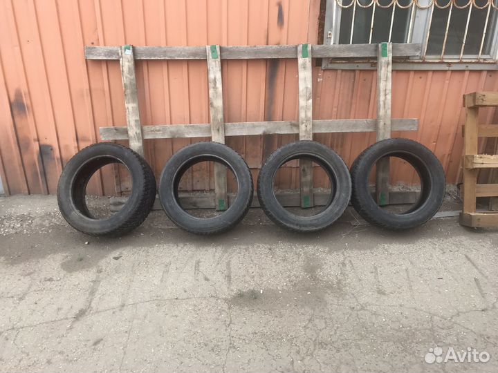 Kumho I'Zen RV Stud KC16 225/55 R18