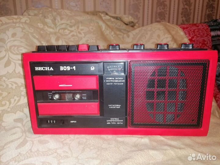 Кассетный магнитофон СССР