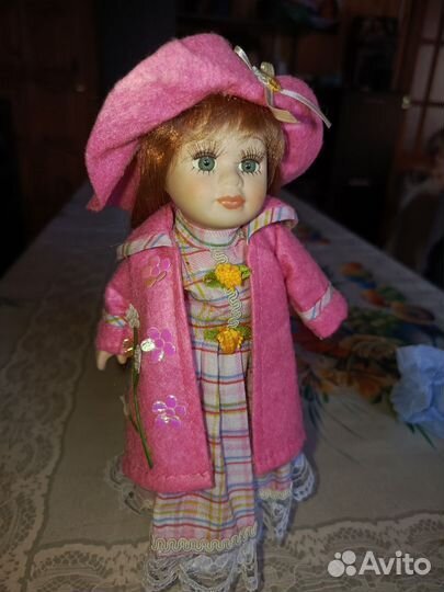 Кукла фарфоровая коллекционная