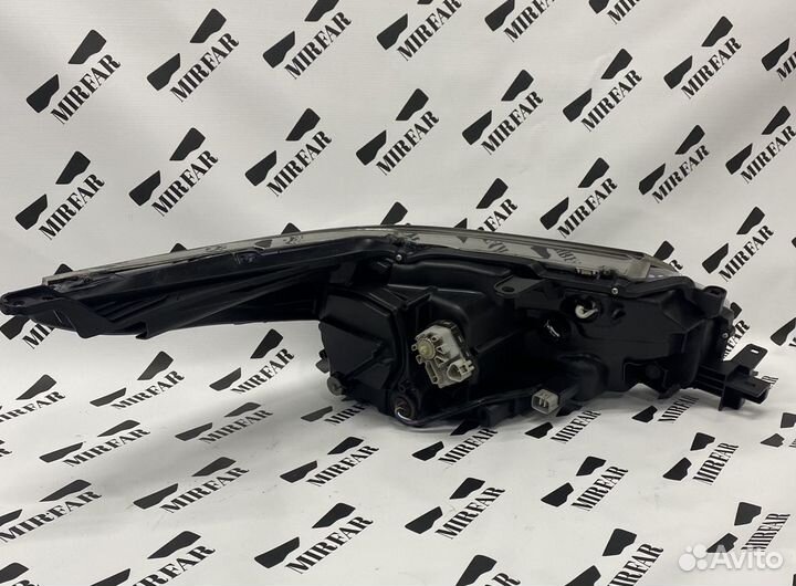 Фара левая Toyota Fortuner 2 2015-2020 Bi-beam Led