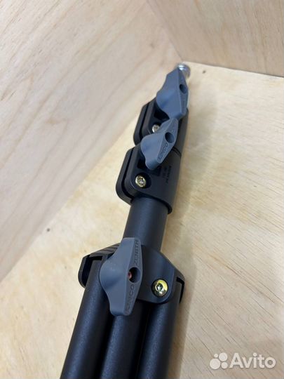 Штатив усиленный 210см универсальный