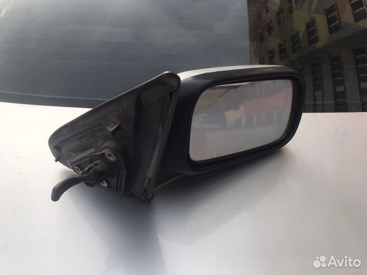Зеркало заднего вида