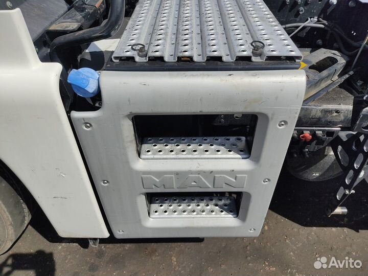 81429026065 Подножка в сборе Man TGX