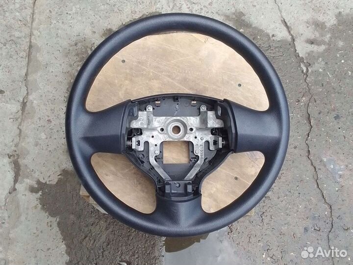 Mitsubishi pajero руль