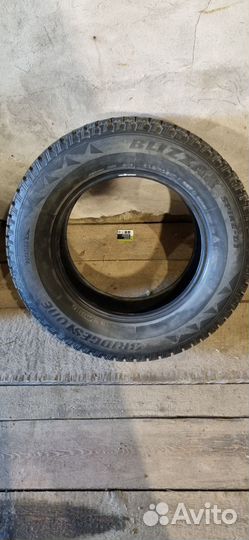 Bridgestone Blizzak Spike-01 205/70 R15 95T