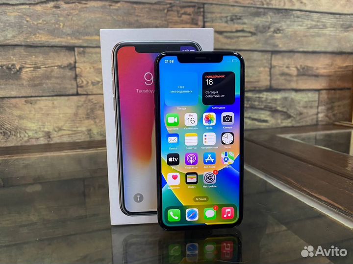 iPhone X, 64 ГБ