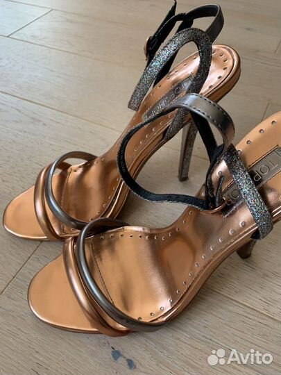 Сияющие босоножки topshop на размер 37