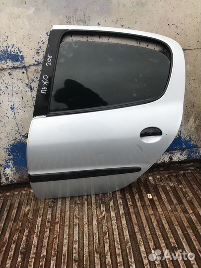 Дверь задняя левая Peugeot 206