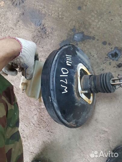 Вакумник главный тормозной цилиндр Mercedes w210