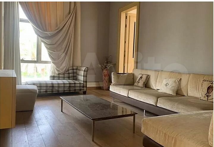 Дом 680 м² на участке 9 сот.