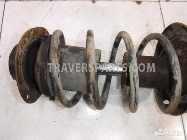 Стойка передняя правая в сборе