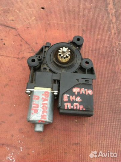 Мотор стеклоподъемника передний правый Renault