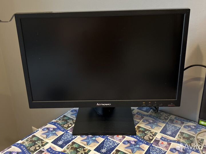 Монитор lenovo