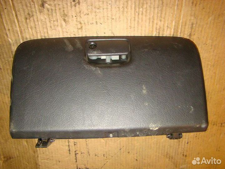 Бардачок торпеды Suzuki vitara 92г