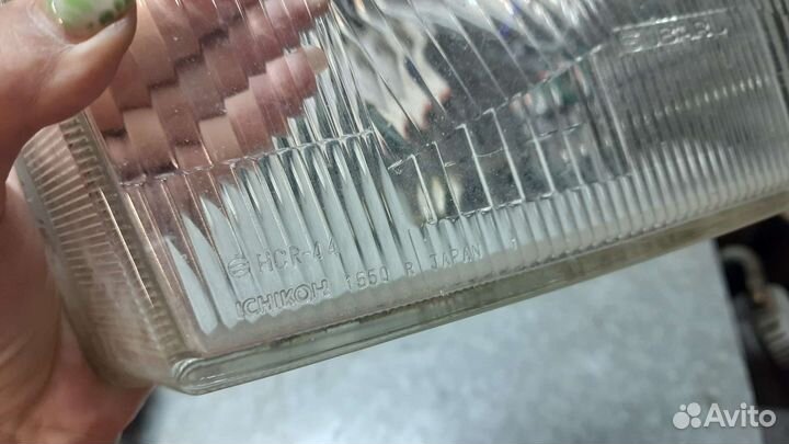 Subaru forester sf5 стекло фары правой