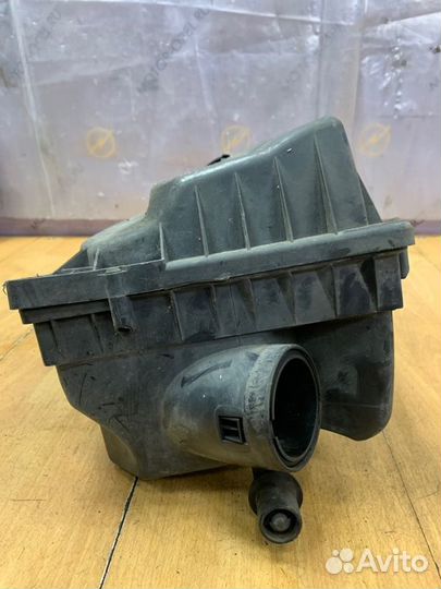 Корпус воздушного фильтра Opel Zafira B Z16XEP