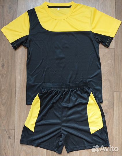Костюм футболиста новый, р. 134 (38)