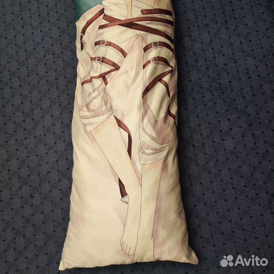 Дакимакура аниме атака титанов леви