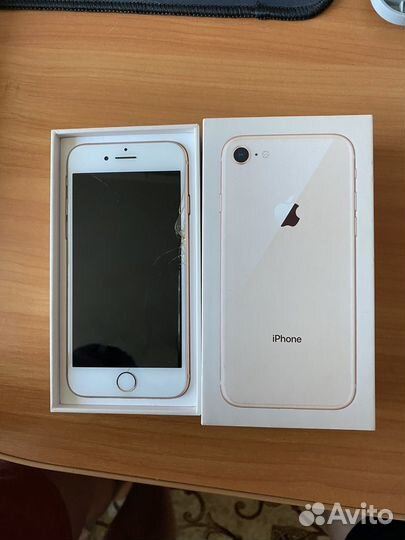 Телефон iPhone 8 64 gb