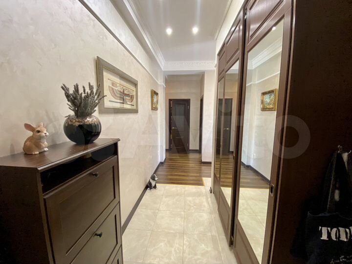 2-к. квартира, 92 м², 4/9 эт.