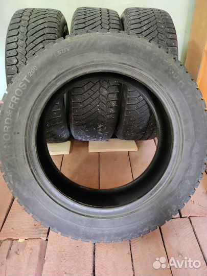 Gislaved Nord Frost 200 SUV 215/60 R17 98T