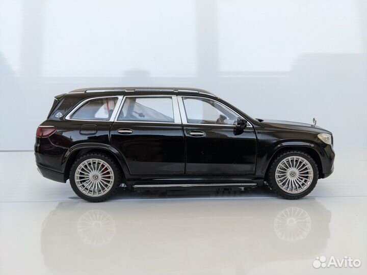 Металлический Mercedes-Maybach GLS 600