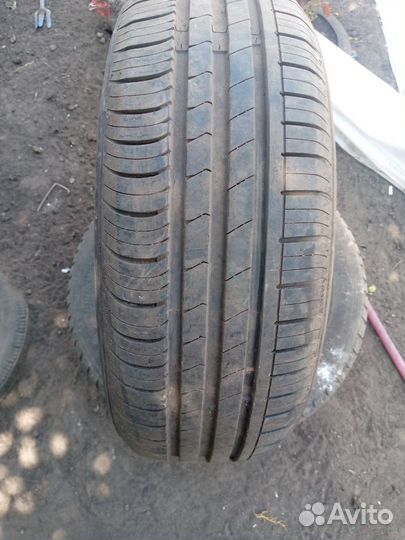 В новом состоянии покрышка одна