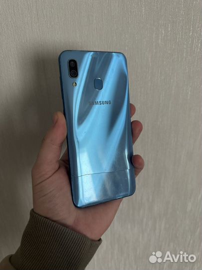 Samsung Galaxy A30, 4/64 ГБ