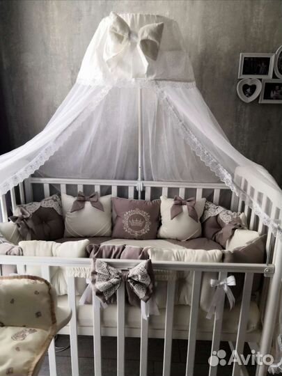 Бортики в кроватку с балдахином