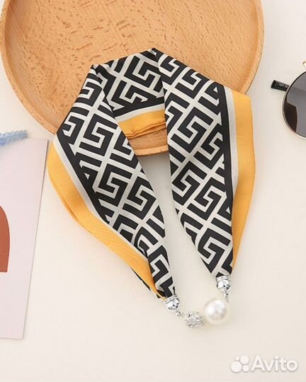 Ожерелье из шелкового шарфа на магнитной застежке