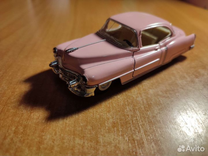 Металлическая машинка фирмы Kinsmart