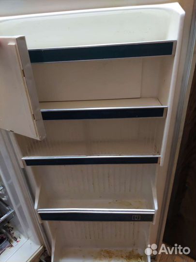 Старенький холодильник snaige-126
