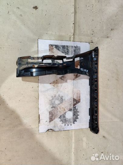 Mercedes W205 Крепление Заднее левое 10198