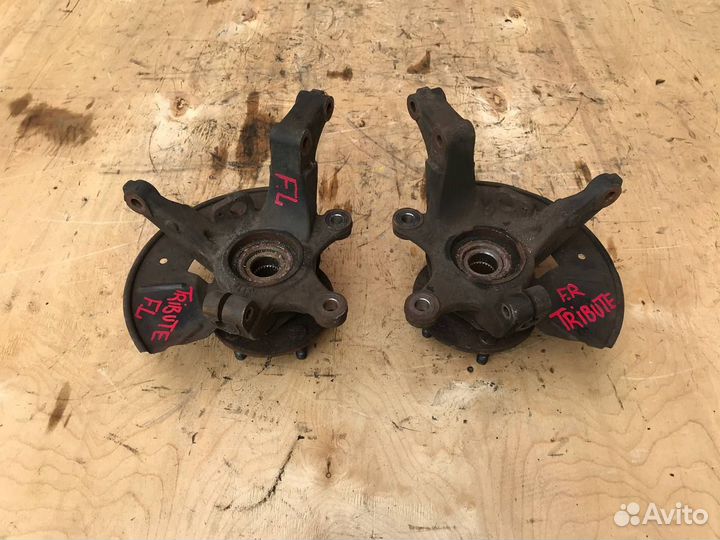 Поворотный кулак ступица Mazda Tribute