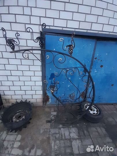 Кованная подставка для цветов