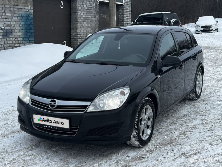 Opel Astra 1.6 МТ, 2012, 235 000 км