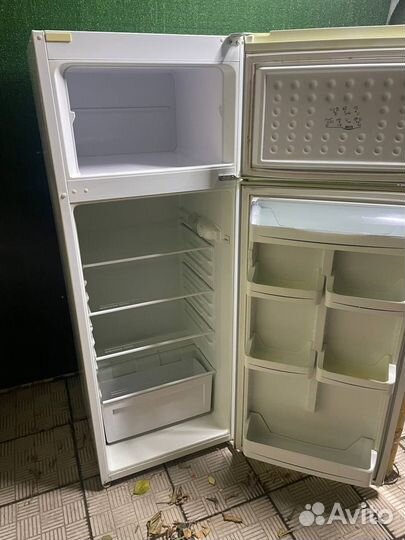 Холодильник бу Vestel