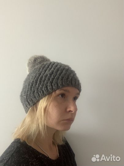 Шапка/ берет с меховым помпоном