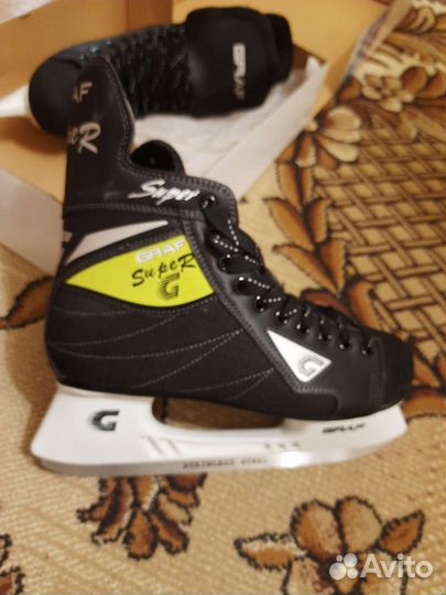 Коньки хоккейные