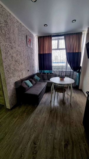 2-к. квартира, 50 м², 1/6 эт.