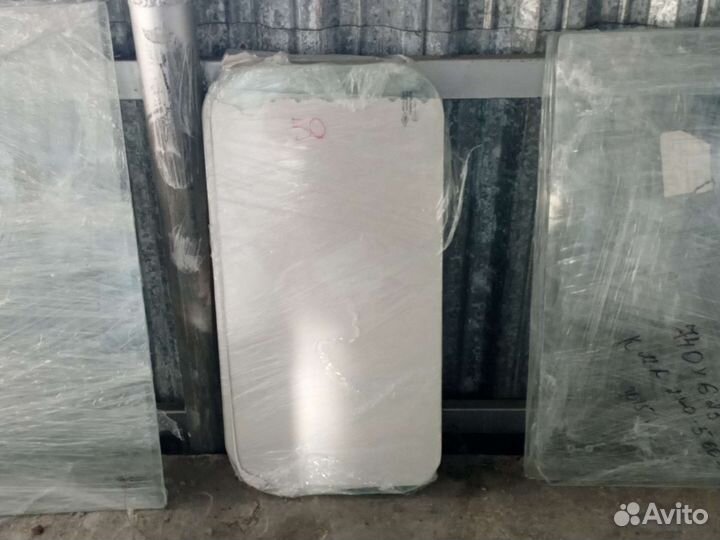 Новое лобовое нижнее стекло автокрана Челябинец