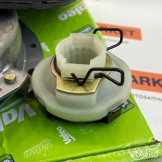 Комплект сцепления Valeo chevrolet niva,ваз 2123