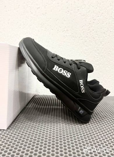 Кроссовки Boss удобные
