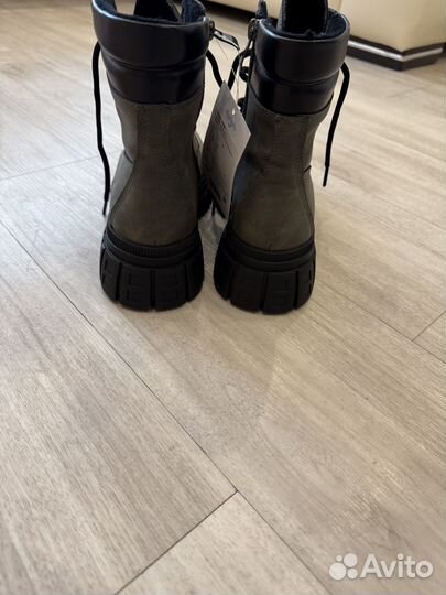 Ботинки женские 37 размер новые